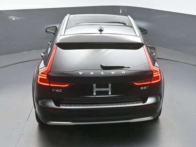 Used 2024 Volvo V60 B5 Cross Country Plus image 47