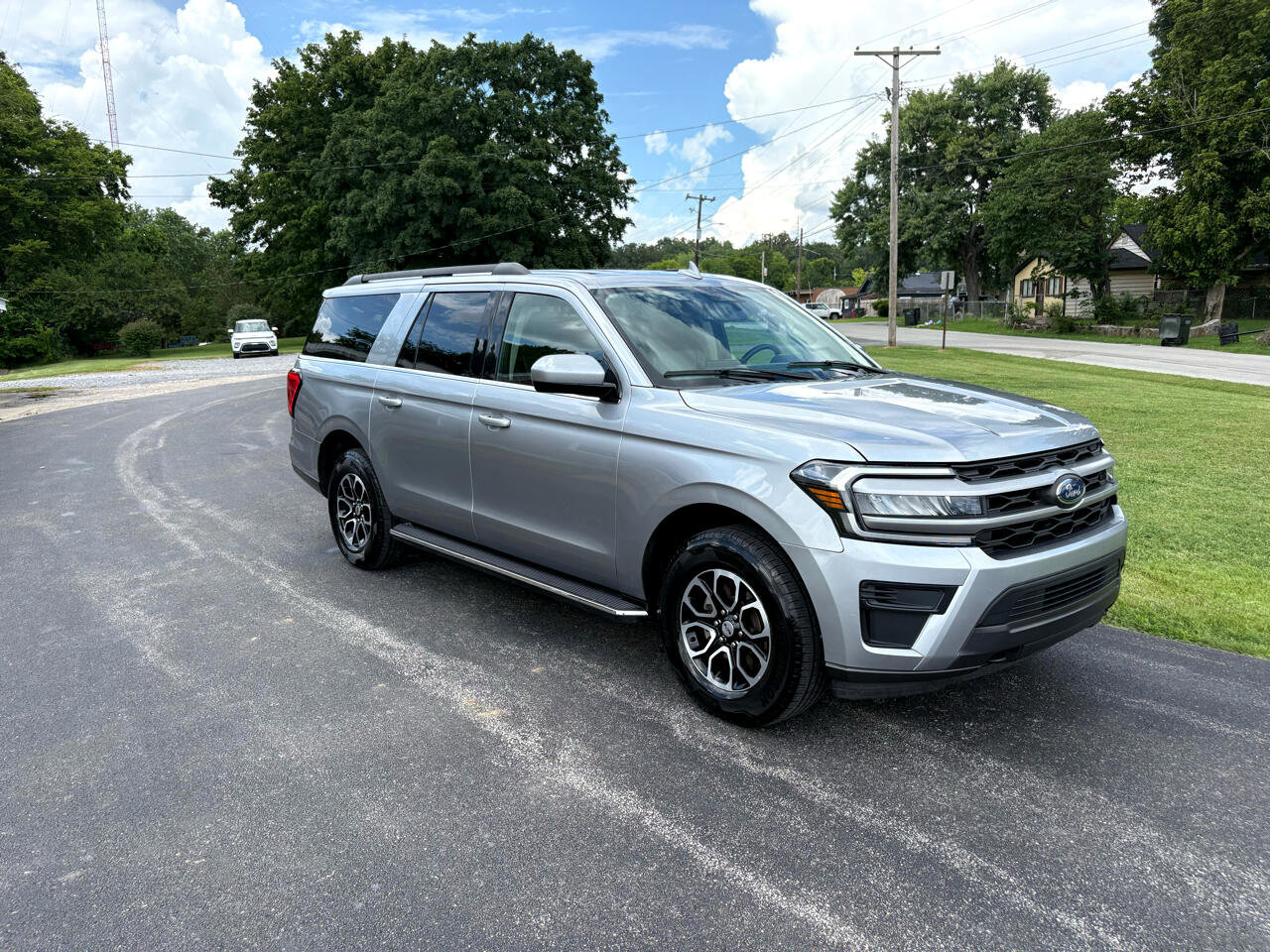 Used 2023 Ford Expedition Max XLT image 34