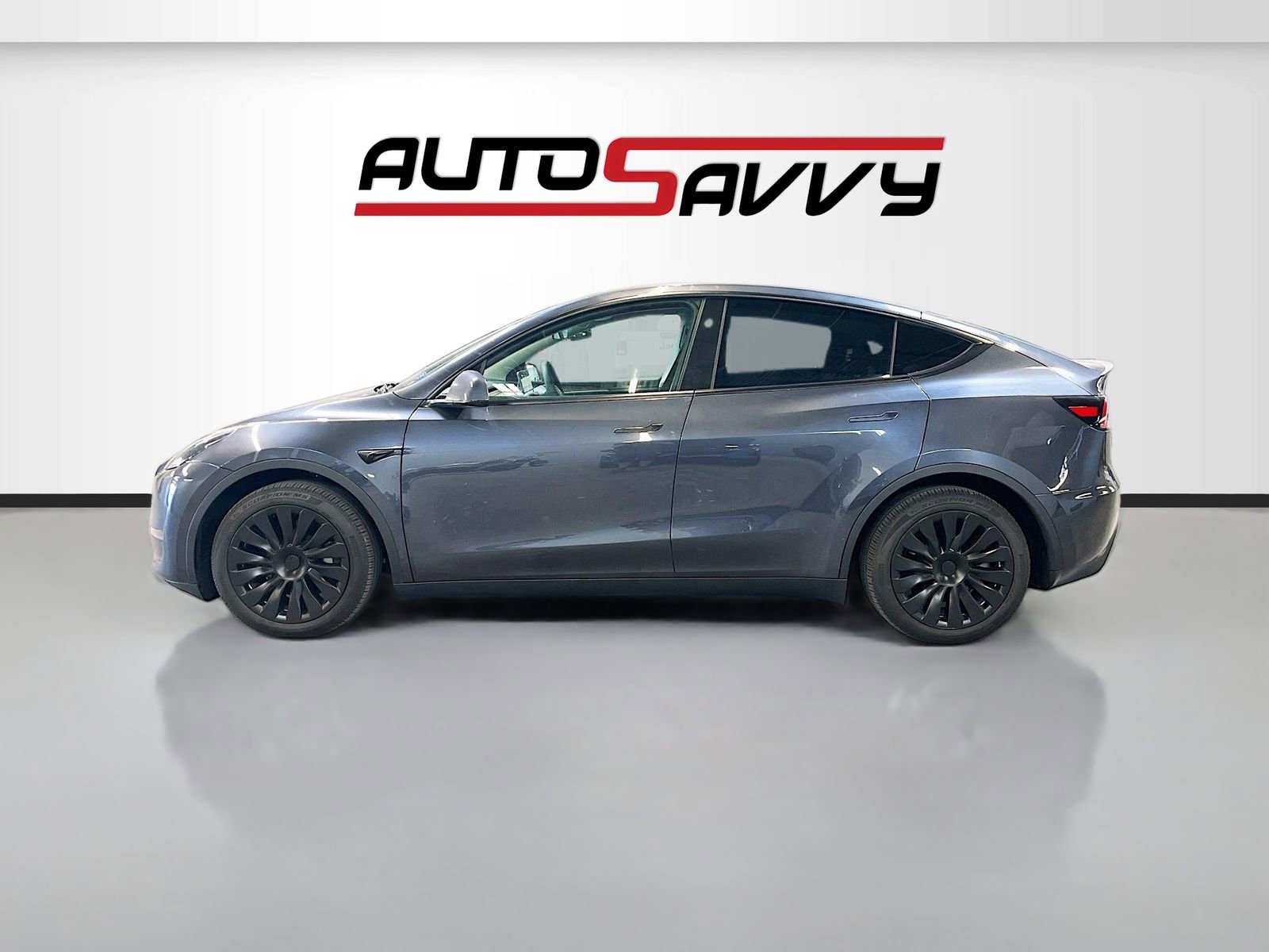 Used 2024 Tesla Model Y Long Range AWD/4WD image 4