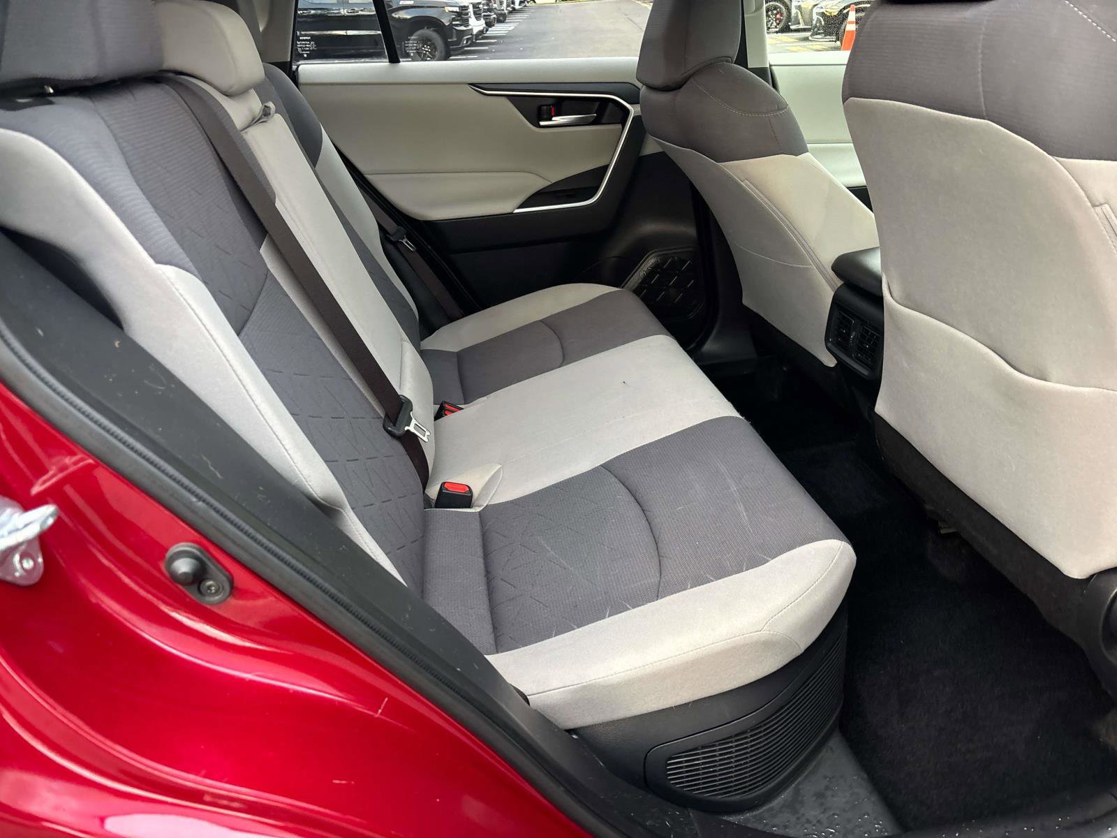 Used 2021 Toyota RAV4 XLE w/ Convenience Package image 26