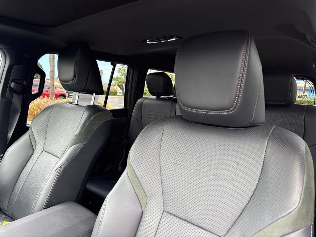 Used 2025 Lexus GX 550 AWD/4WD image 22