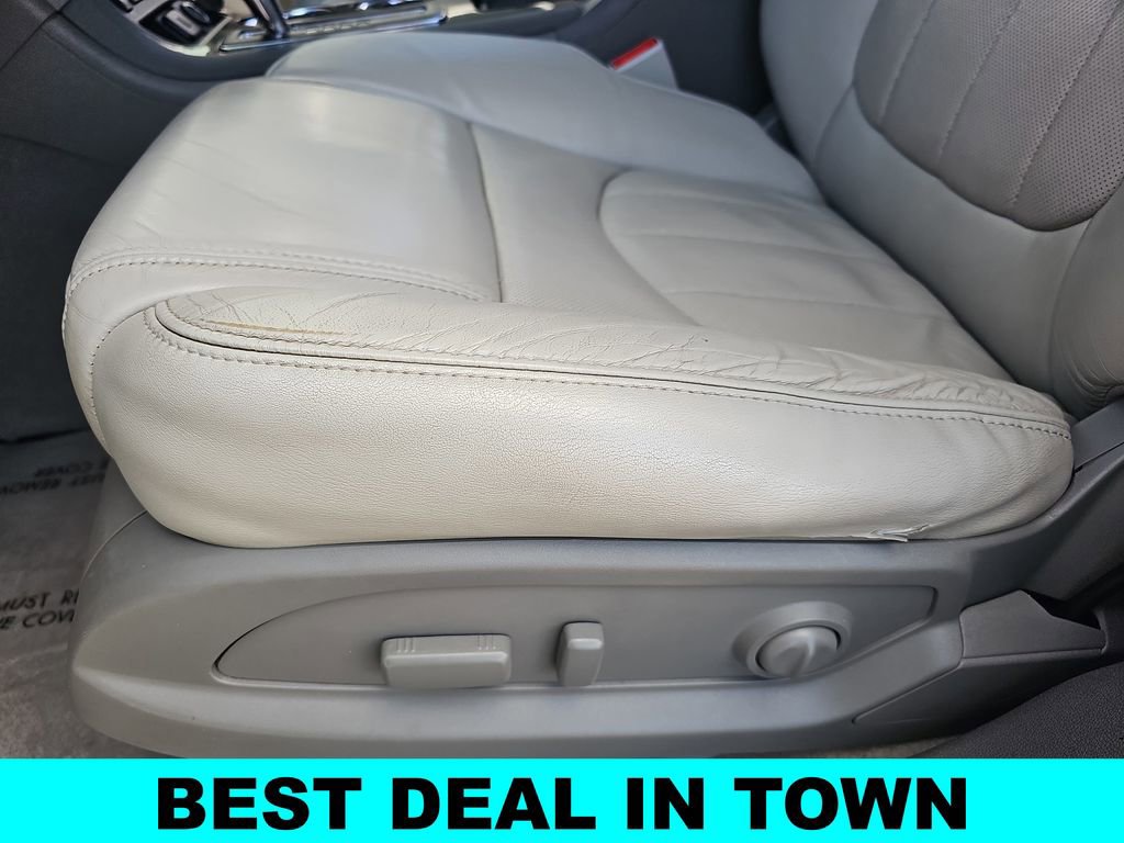 Used 2015 Chevrolet Traverse LTZ image 40