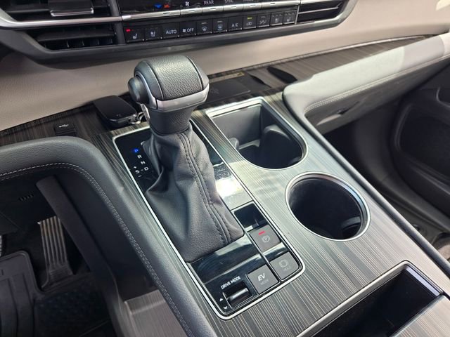 Used 2023 Toyota Sienna Limited AWD/4WD image 20