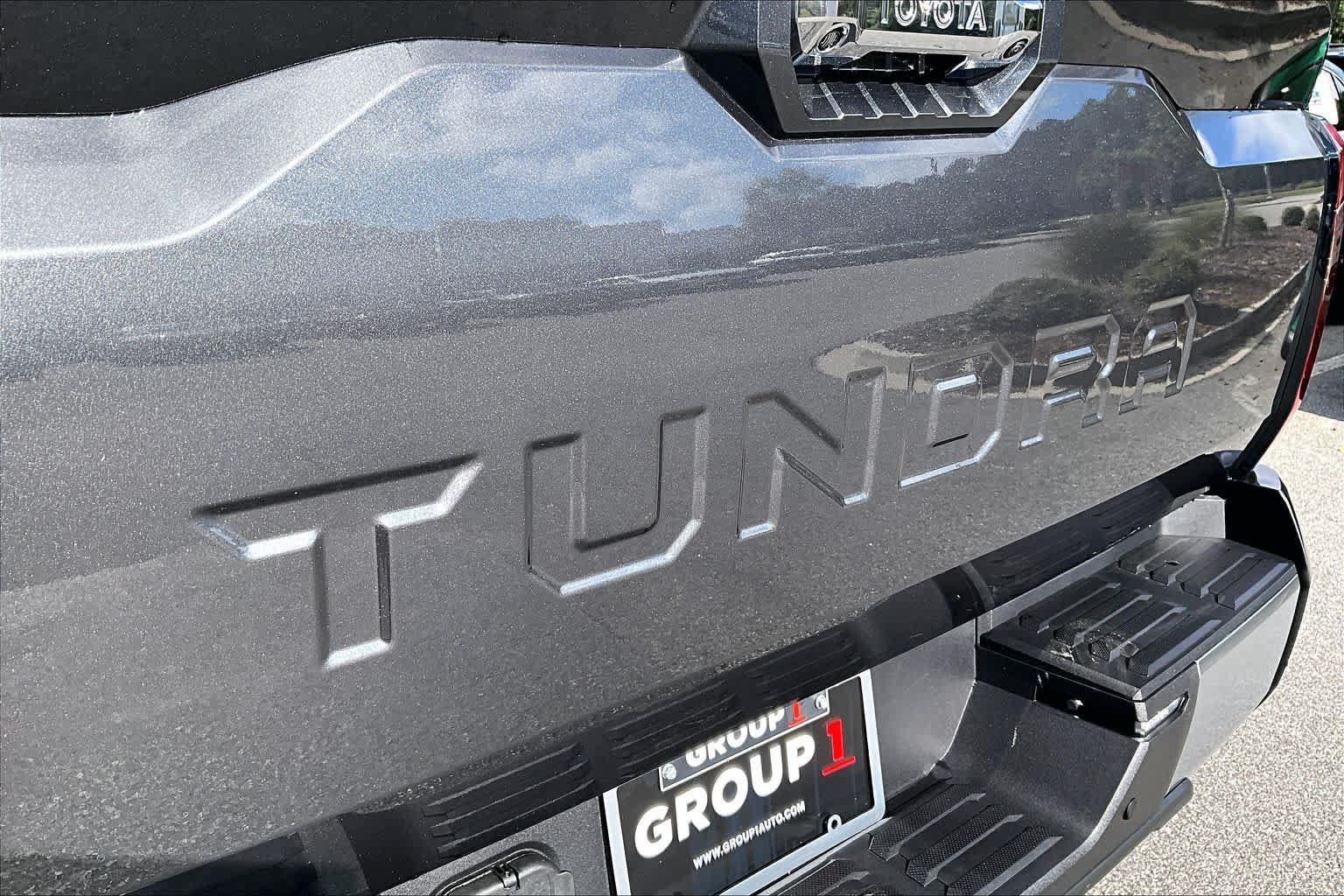 Used 2025 Toyota Tundra Limited AWD/4WD image 31