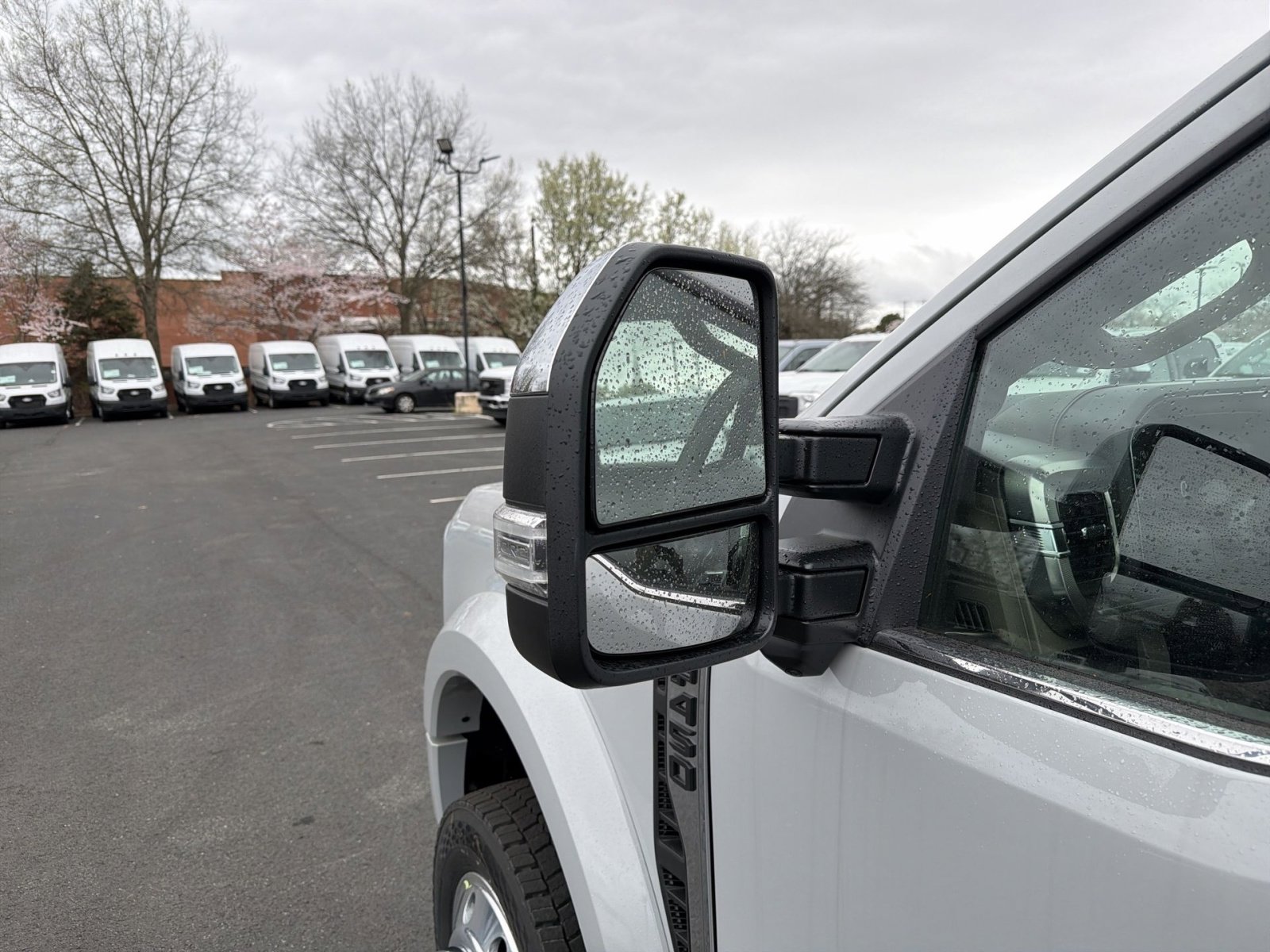 New 2026 Ford F450 Platinum w/ Platinum Plus Package image 15