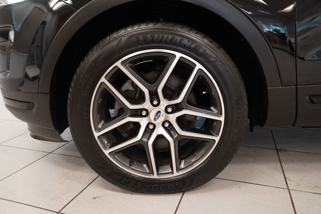 Used 2018 Ford Explorer Sport w/ Equipment Group 401A AWD/4WD image 16