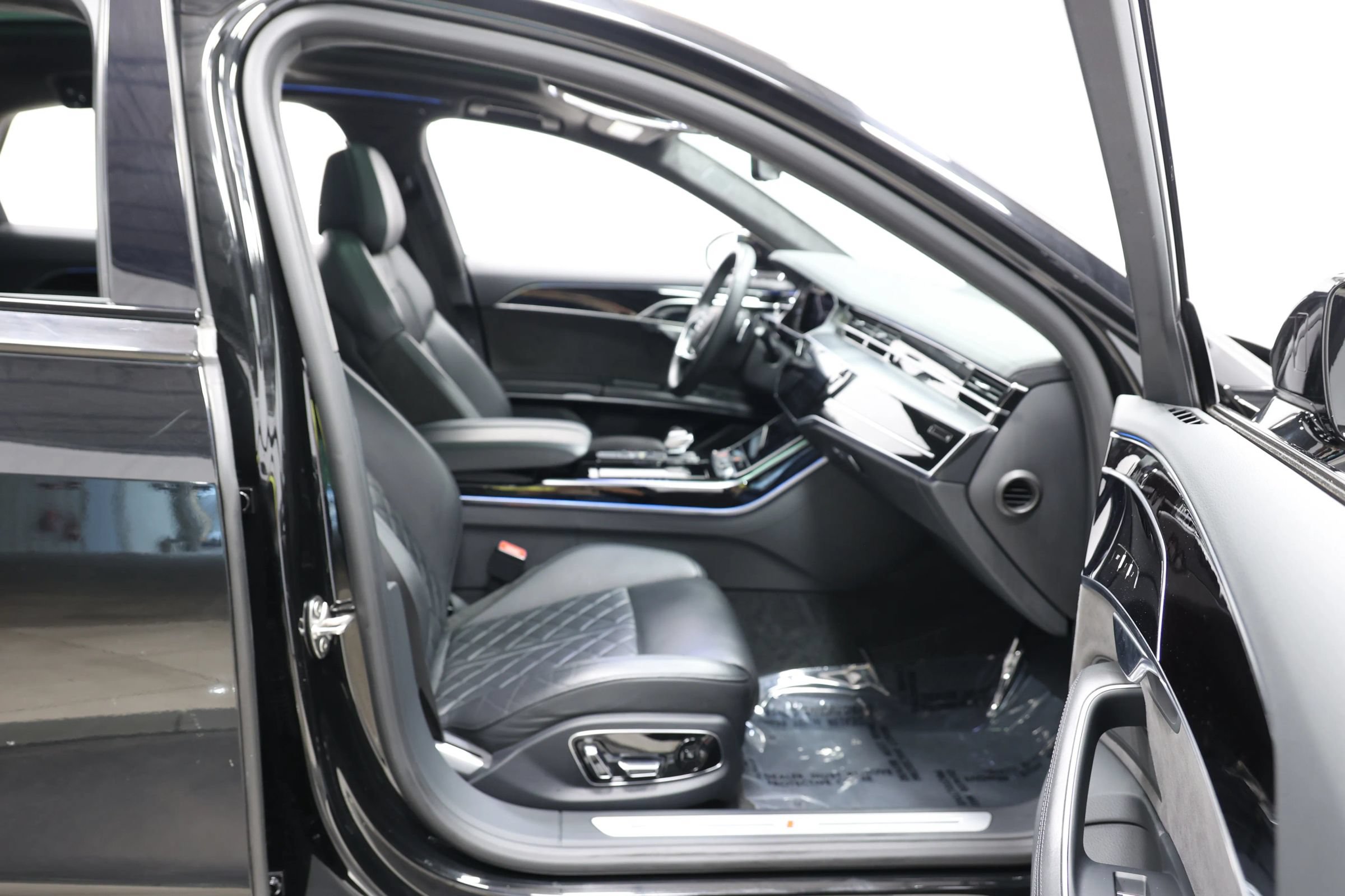 Used 2020 Audi S8 L w/ S8 Executive Package AWD/4WD image 70