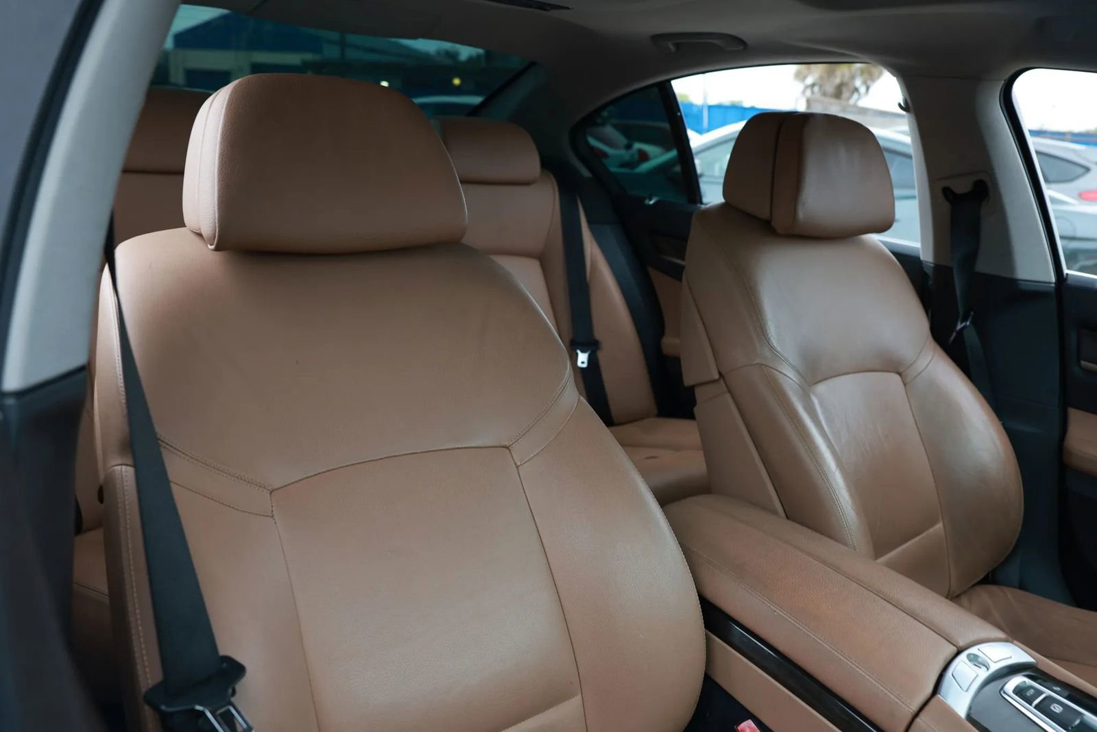 Used 2011 BMW 740i image 19