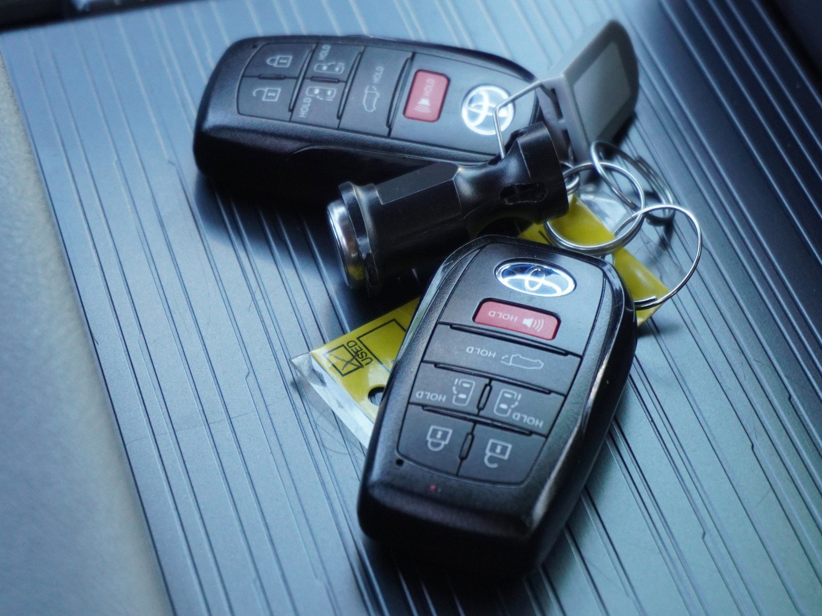 Used 2024 Toyota Sienna XSE w/ XSE Plus Package image 19