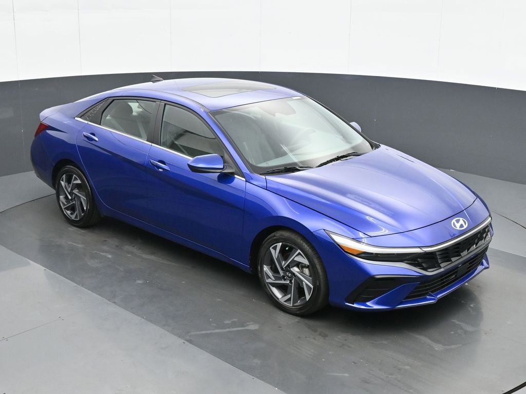 Used 2025 Hyundai Elantra SEL FWD image 24