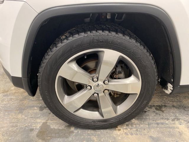 Used 2015 Jeep Grand Cherokee Limited image 29