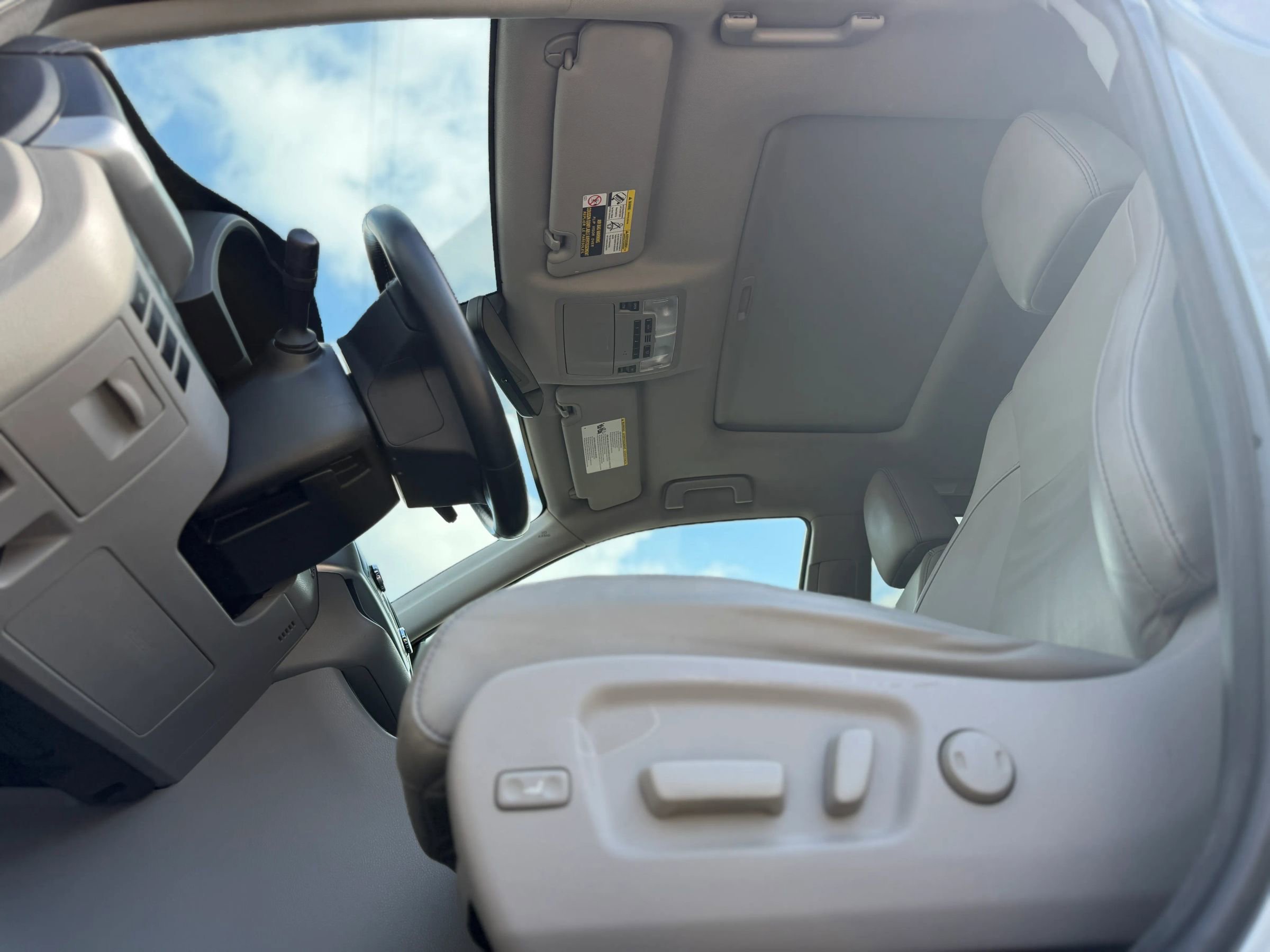 Used 2017 Toyota Highlander XLE image 17