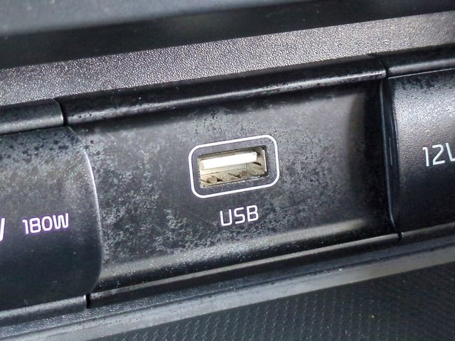 Used 2025 Kia Soul LX w/ LX Technology Package FWD image 21