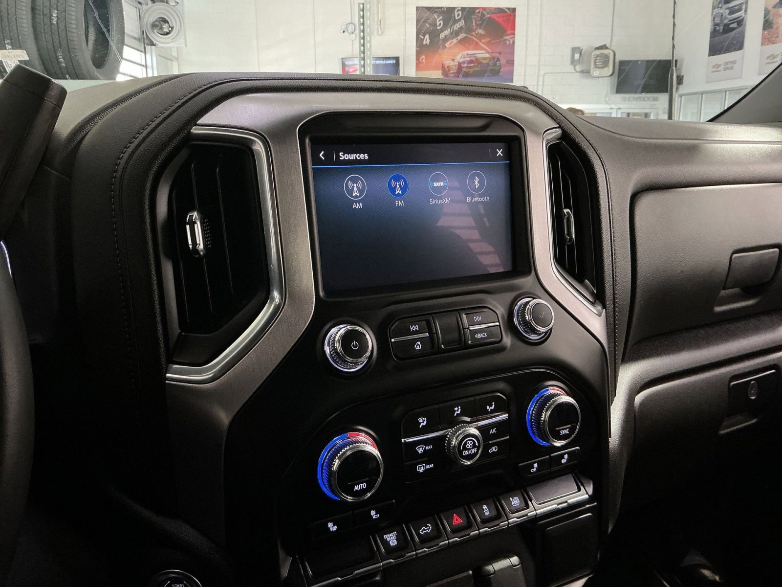 Used 2023 GMC Sierra 2500 SLE w/ SLE Convenience Package image 26