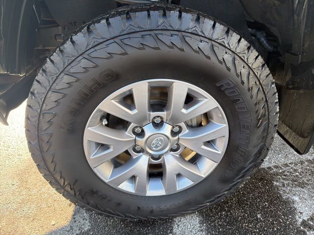 Used 2018 Toyota Tacoma SR5 image 9