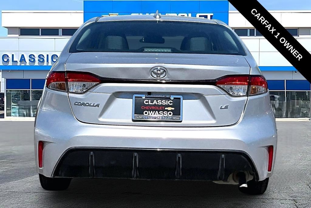 Used 2025 Toyota Corolla LE FWD image 4