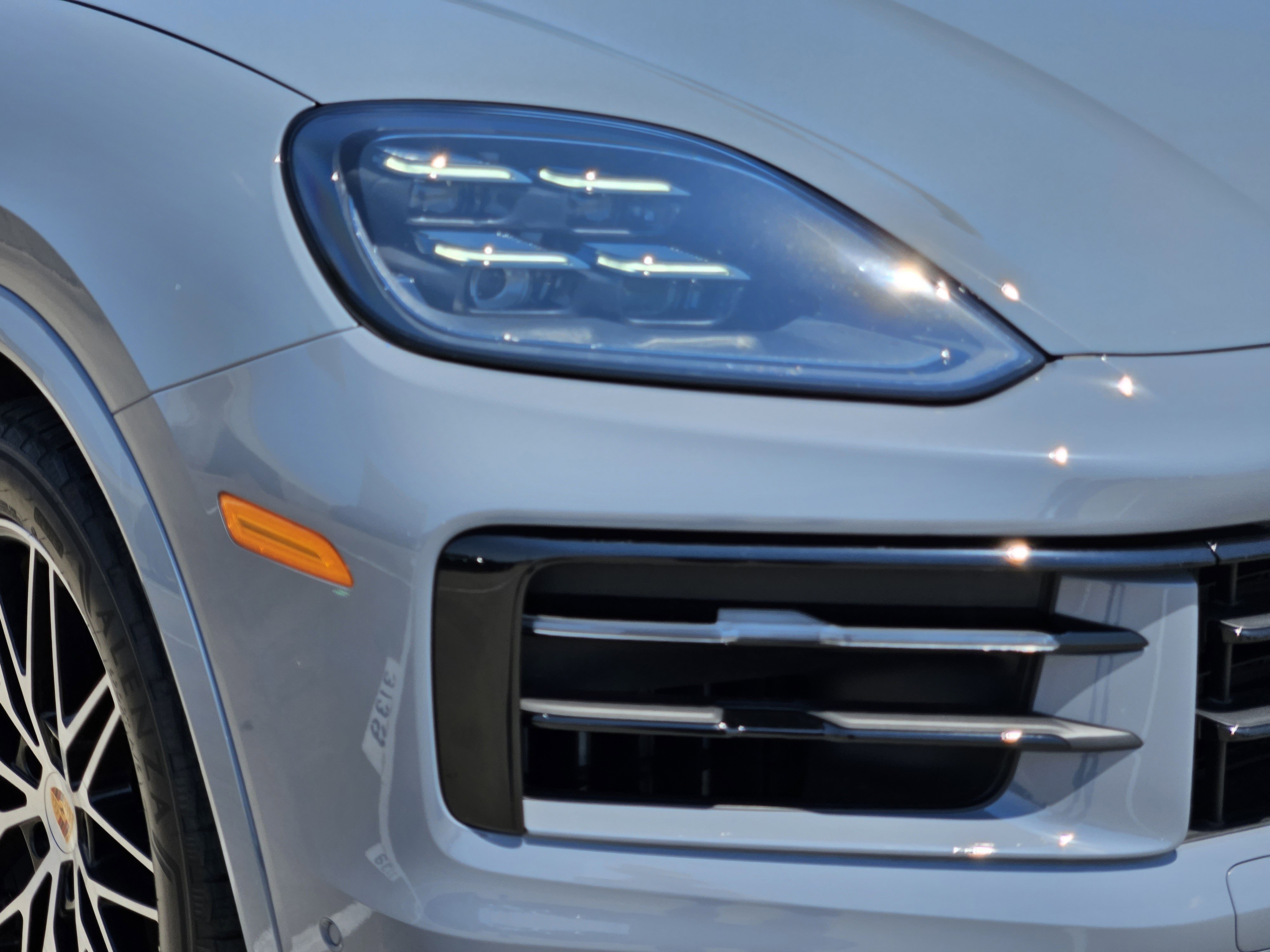 Certified 2025 Porsche Cayenne Coupe image 12
