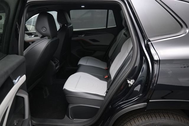 New 2026 Volkswagen Tiguan SE R-Line AWD/4WD image 11