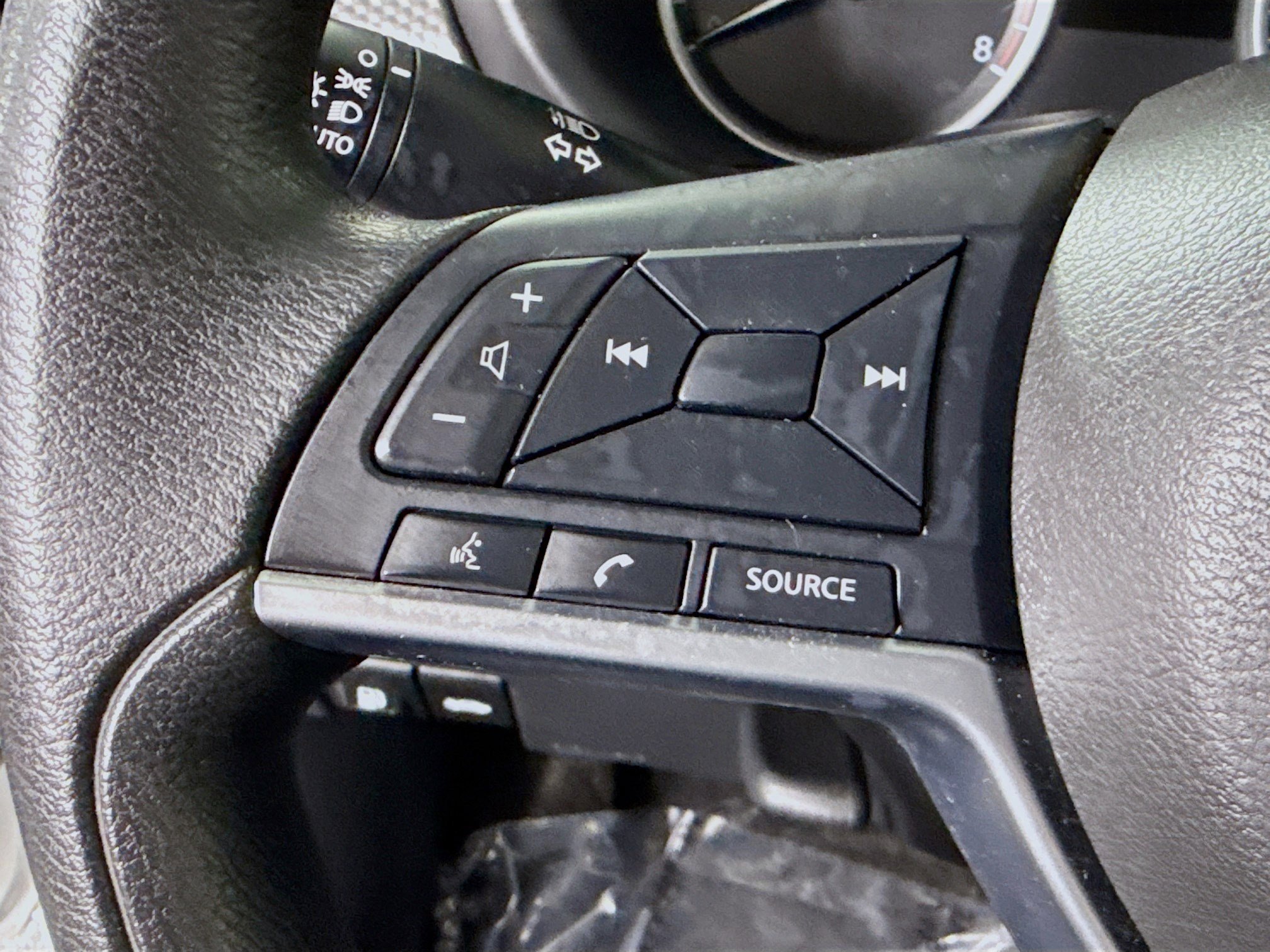 Used 2020 Nissan Kicks S image 14