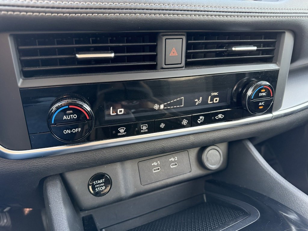 Used 2024 Nissan Rogue SV image 33