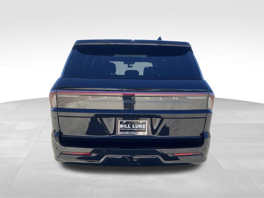 Used 2025 Lincoln Navigator Reserve AWD/4WD image 9
