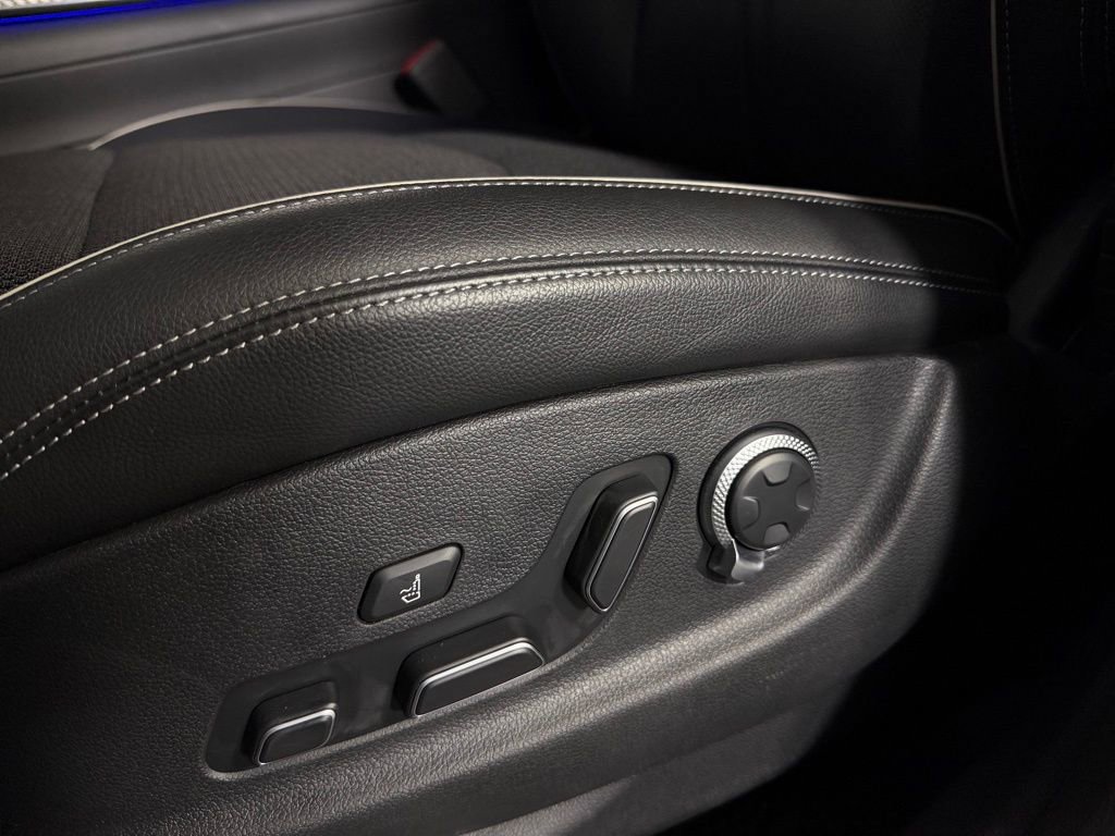 Used 2025 Genesis GV70 2.5T Sport Prestige w/ Sport Prestige Package AWD/4WD image 26