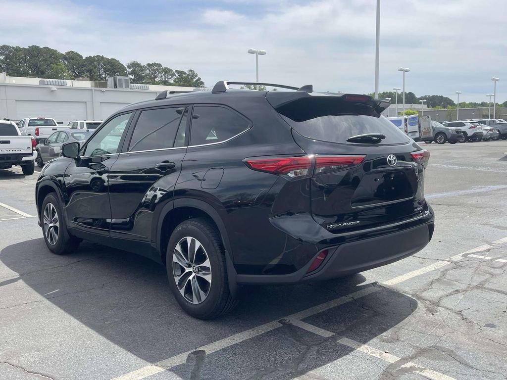 Used 2023 Toyota Highlander XLE image 43