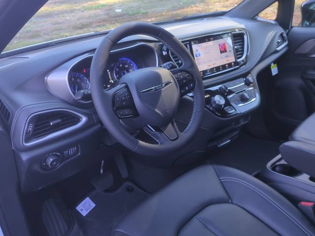 New 2026 Chrysler Pacifica Select w/ S Appearance Package FWD image 29