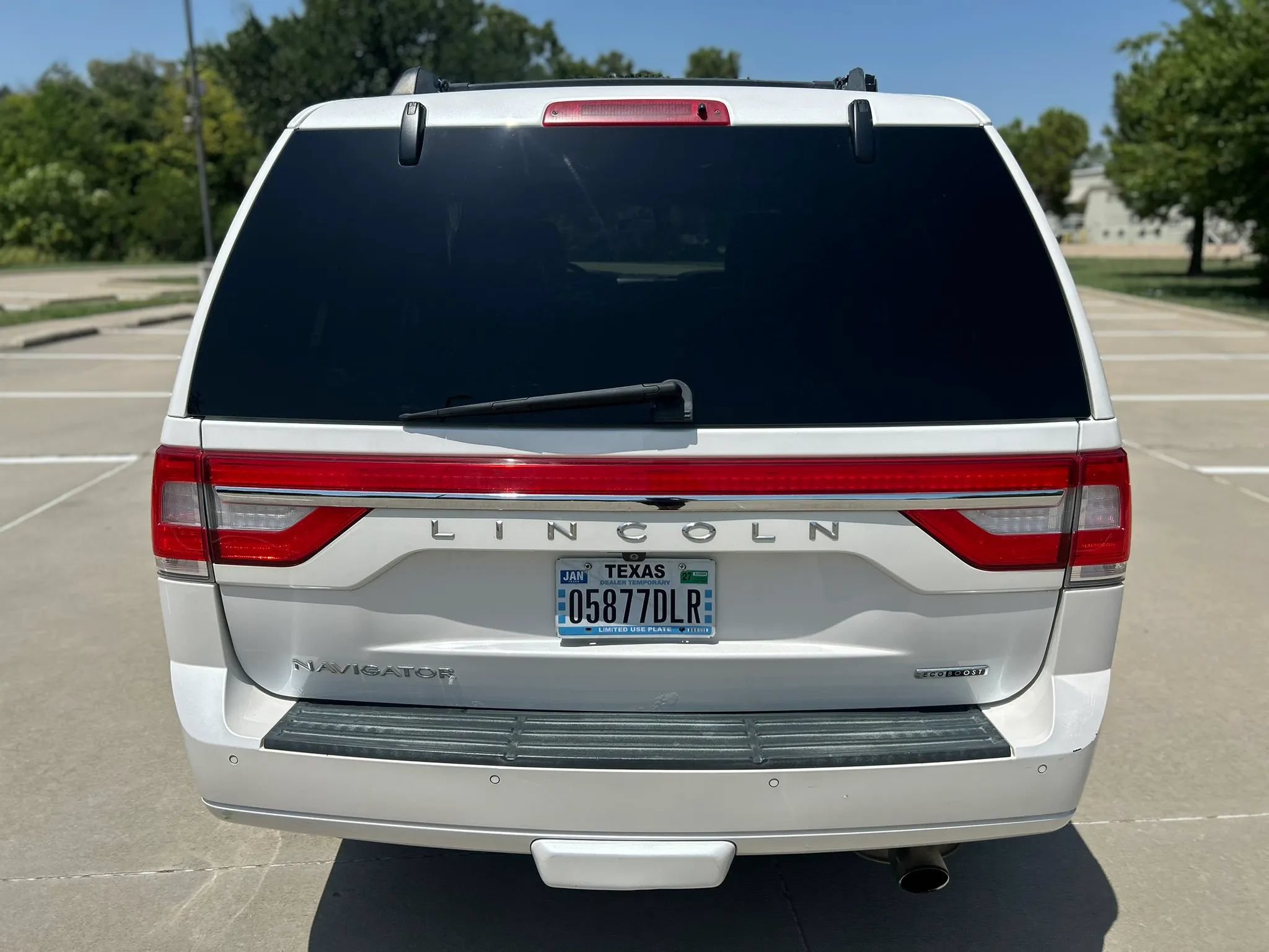 Used 2015 Lincoln Navigator 2WD image 7