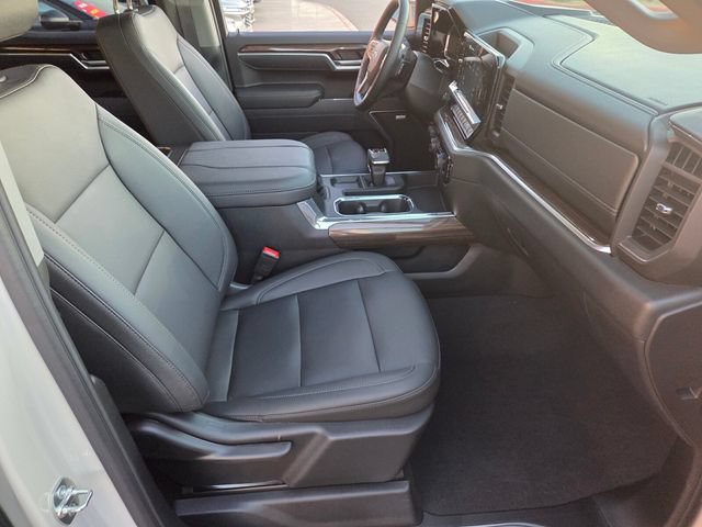 Used 2026 Chevrolet Silverado 1500 RST w/ Dark Appearance Package AWD/4WD image 15
