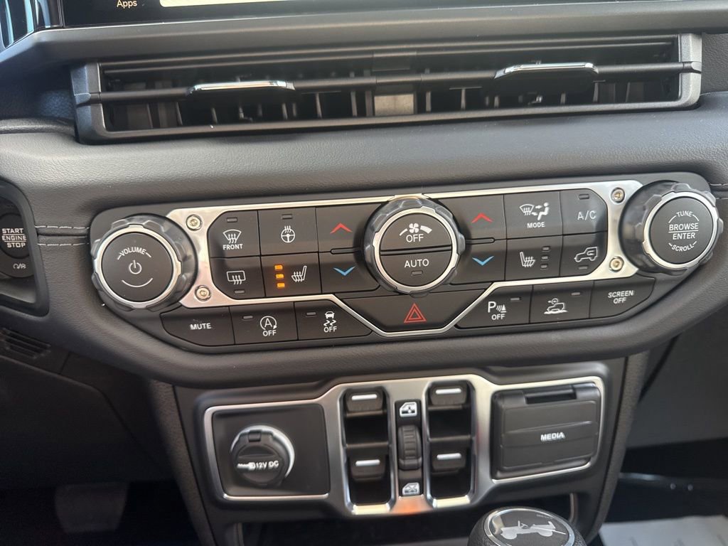 New 2025 Jeep Wrangler Sahara w/ Safety Group image 28