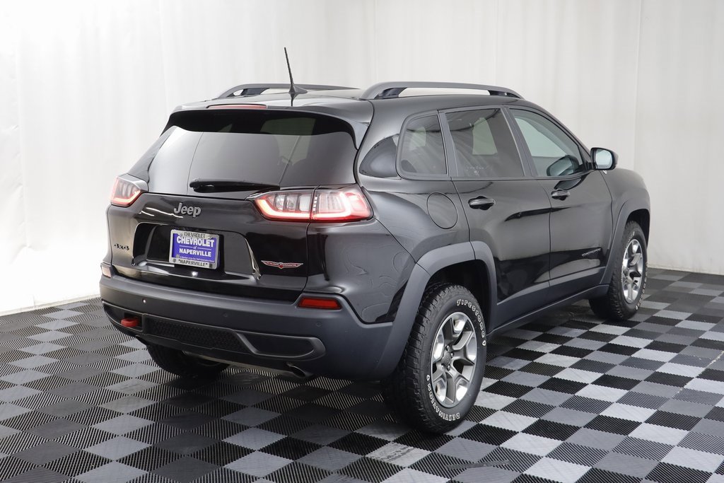Used 2019 Jeep Cherokee Trailhawk w/ Cold Weather Group image 18