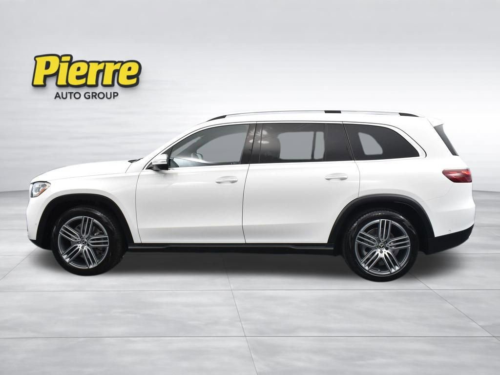 Used 2025 Mercedes-Benz GLS 450 4MATIC image 2