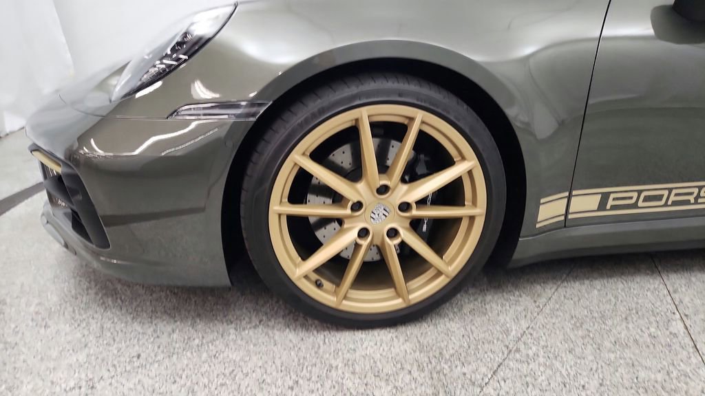 Used 2023 Porsche 911 Targa 4S AWD/4WD image 18