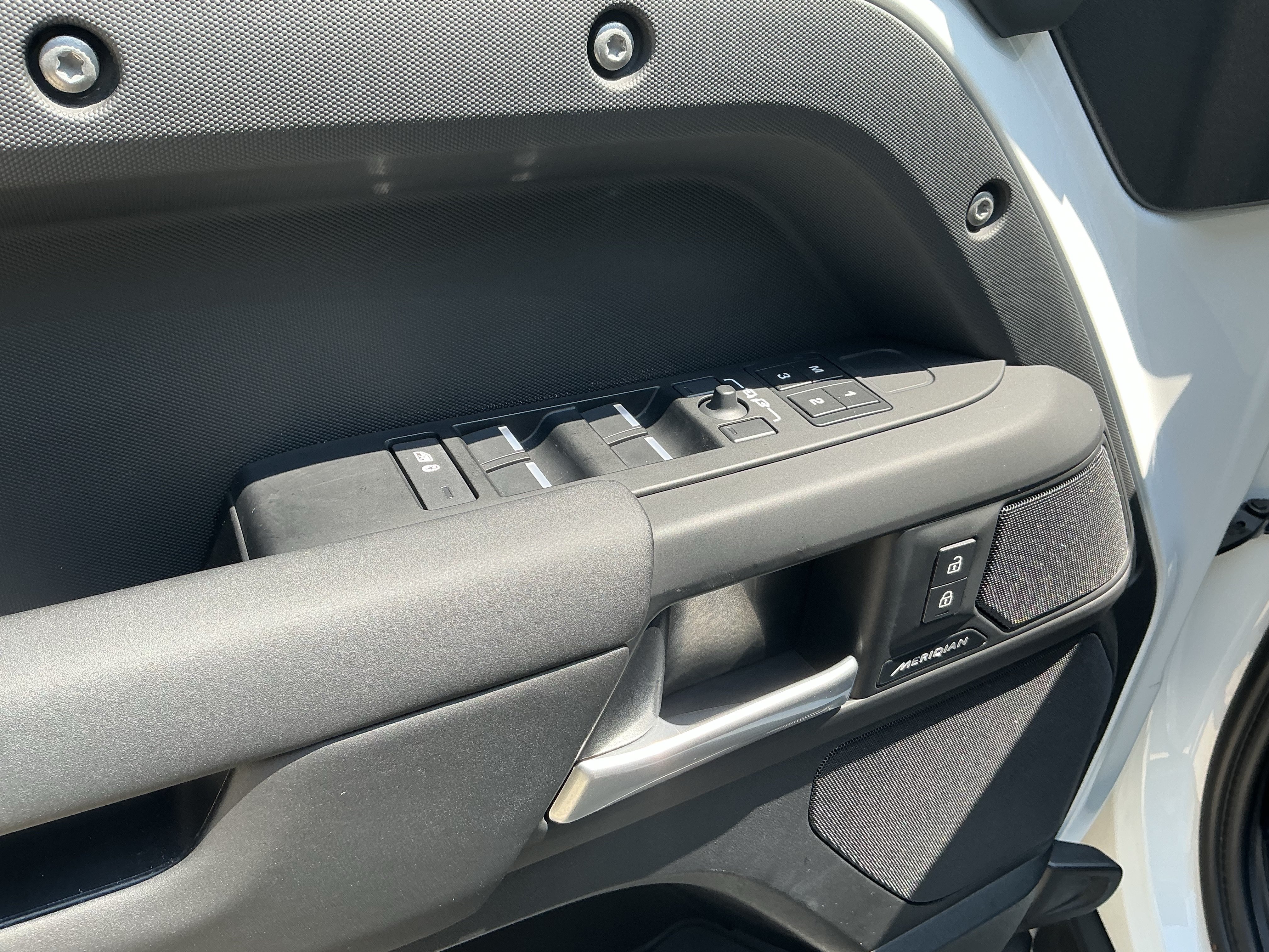 Certified 2025 Land Rover Defender 110 S AWD/4WD image 15