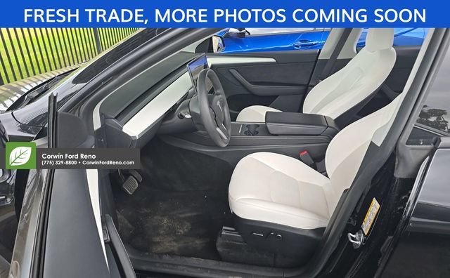 Used 2024 Tesla Model Y Long Range AWD/4WD image 9