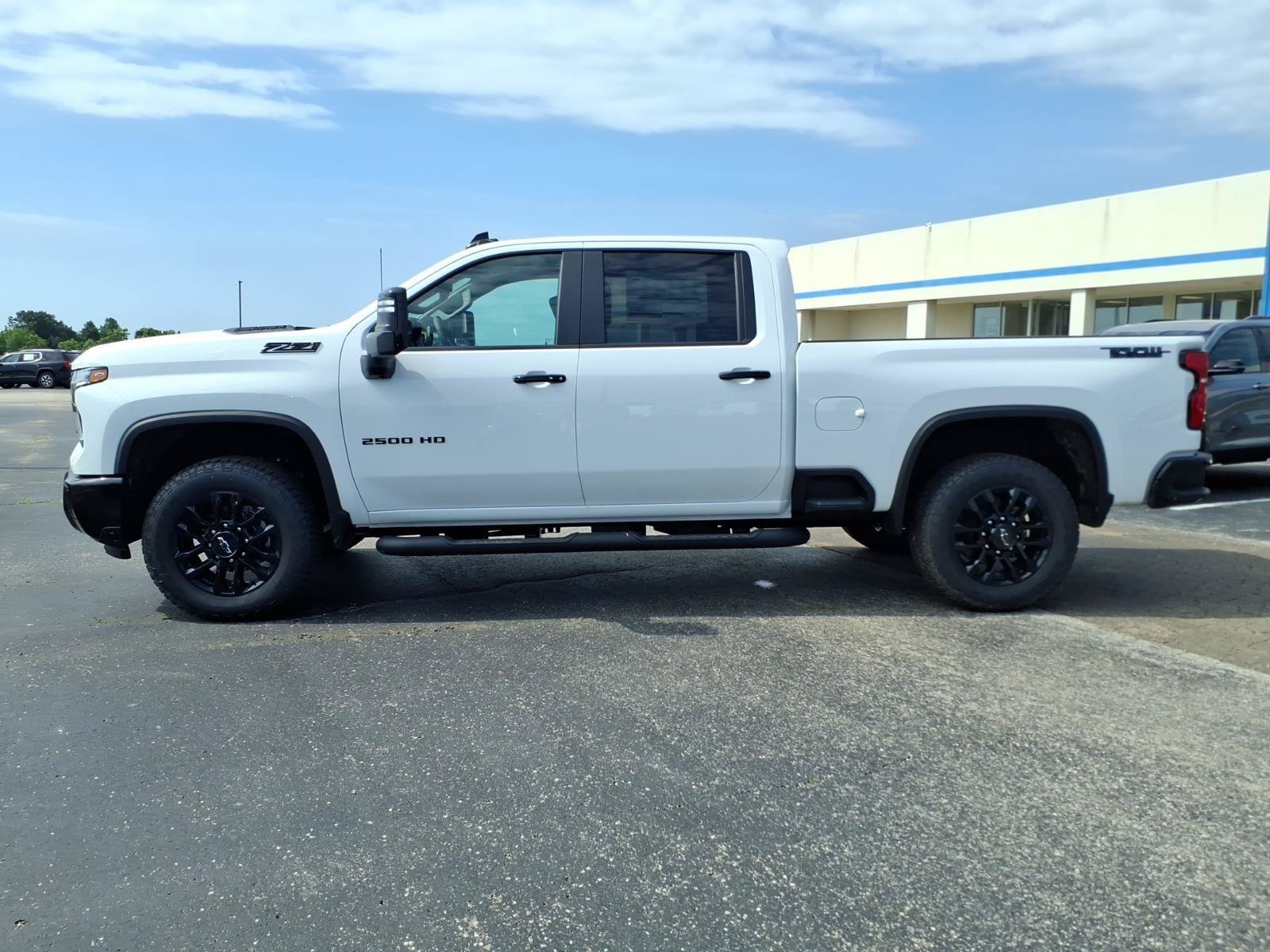 New 2026 Chevrolet Silverado 2500 LT w/ Trail Boss Package AWD/4WD image 2