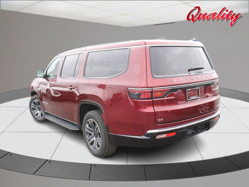 Used 2024 Jeep Wagoneer L Series II w/ Flexible Seating Group AWD/4WD image 5