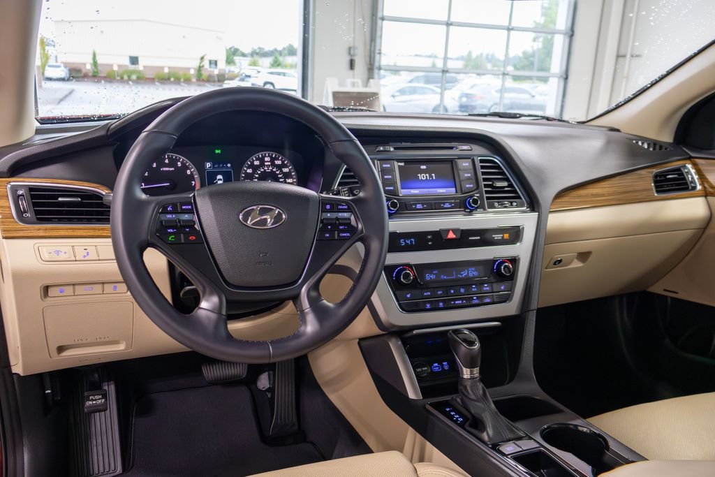 Used 2015 Hyundai Sonata Limited FWD image 16