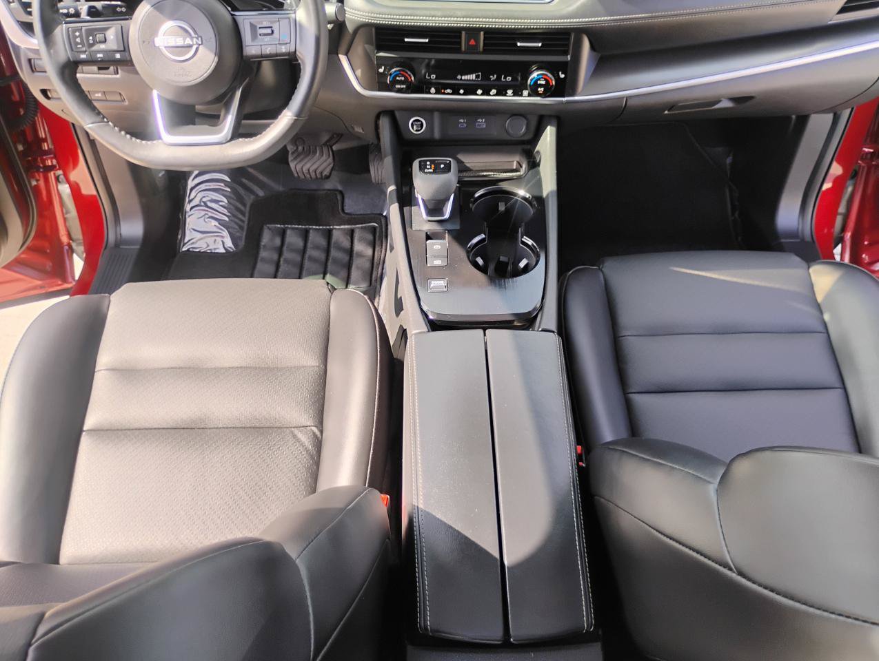 Used 2023 Nissan Rogue SV w/ SV Premium B Package FWD image 53