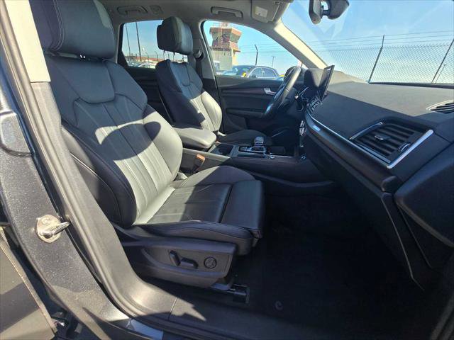 Used 2023 Audi Q5 e Premium w/ Convenience Package image 11
