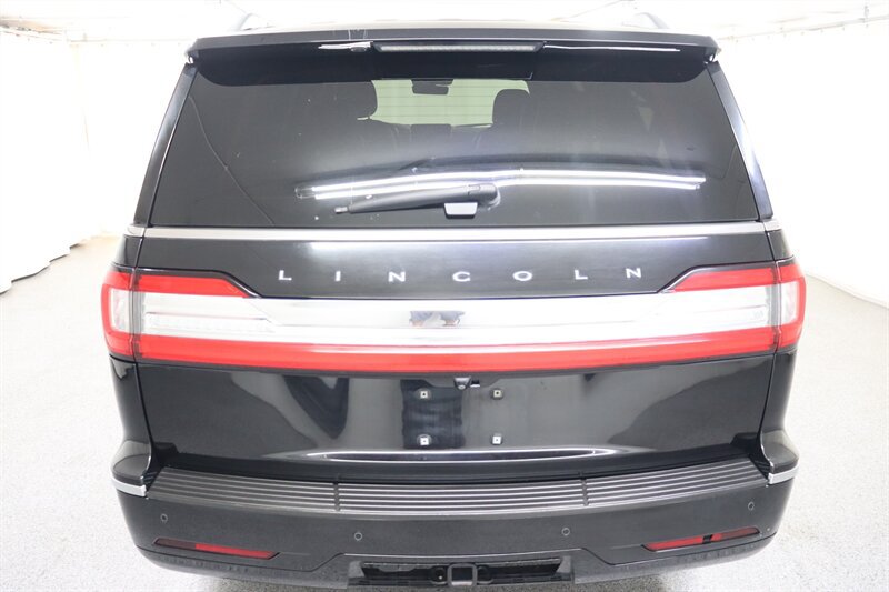 Used 2018 Lincoln Navigator L Select AWD/4WD image 5