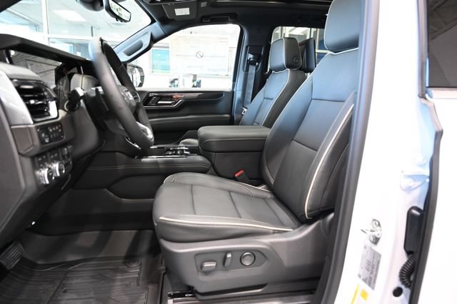 New 2026 GMC Yukon XL Elevation w/ Elevation Premium Package AWD/4WD image 9