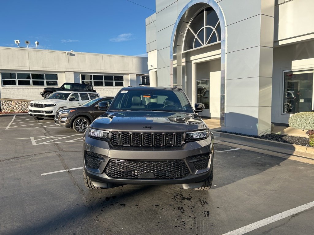 New 2025 Jeep Grand Cherokee image 7