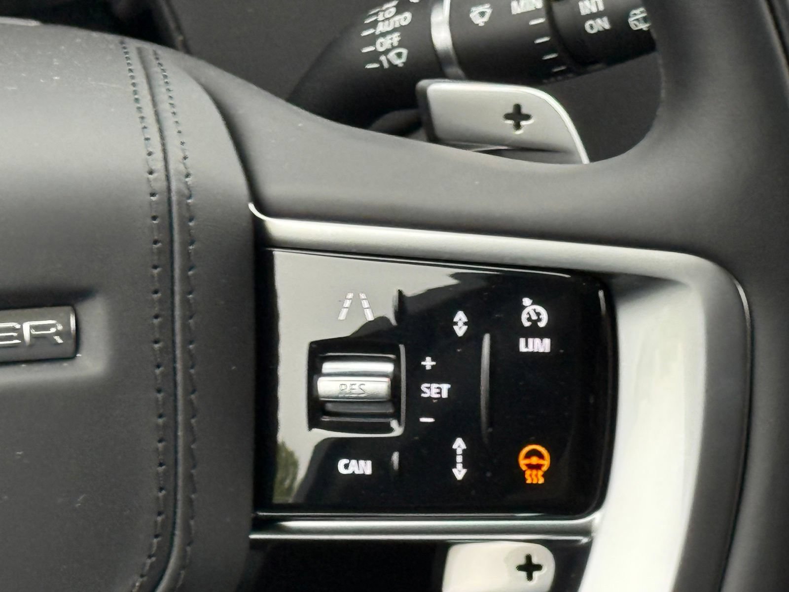 New 2026 Land Rover Range Rover SE AWD/4WD image 36