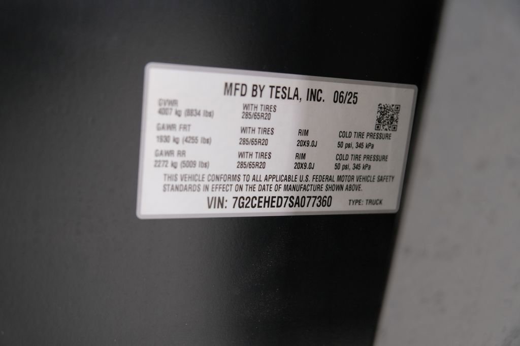 Used 2025 Tesla Cybertruck AWD Crew Cab image 70