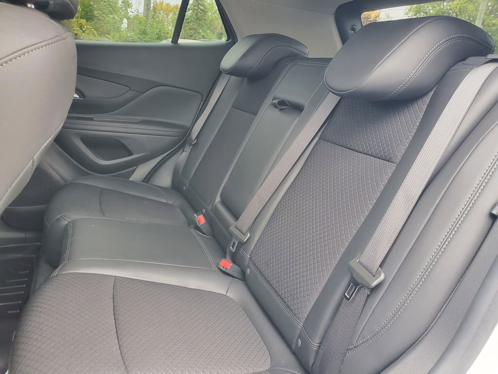 Used 2022 Buick Encore Preferred w/ Safety Package image 27