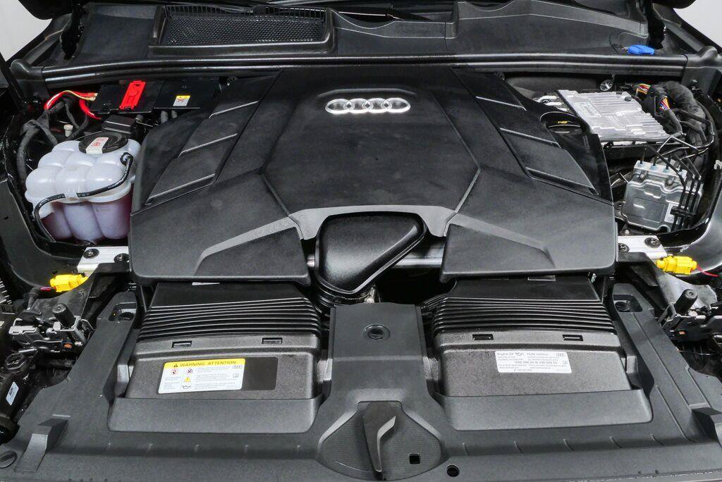 Used 2025 Audi Q7 3.0T Prestige AWD/4WD image 33