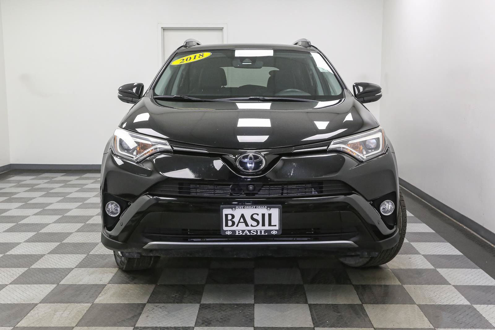 Used 2018 Toyota RAV4 Limited w/ Advanced Technology Package AWD/4WD image 3