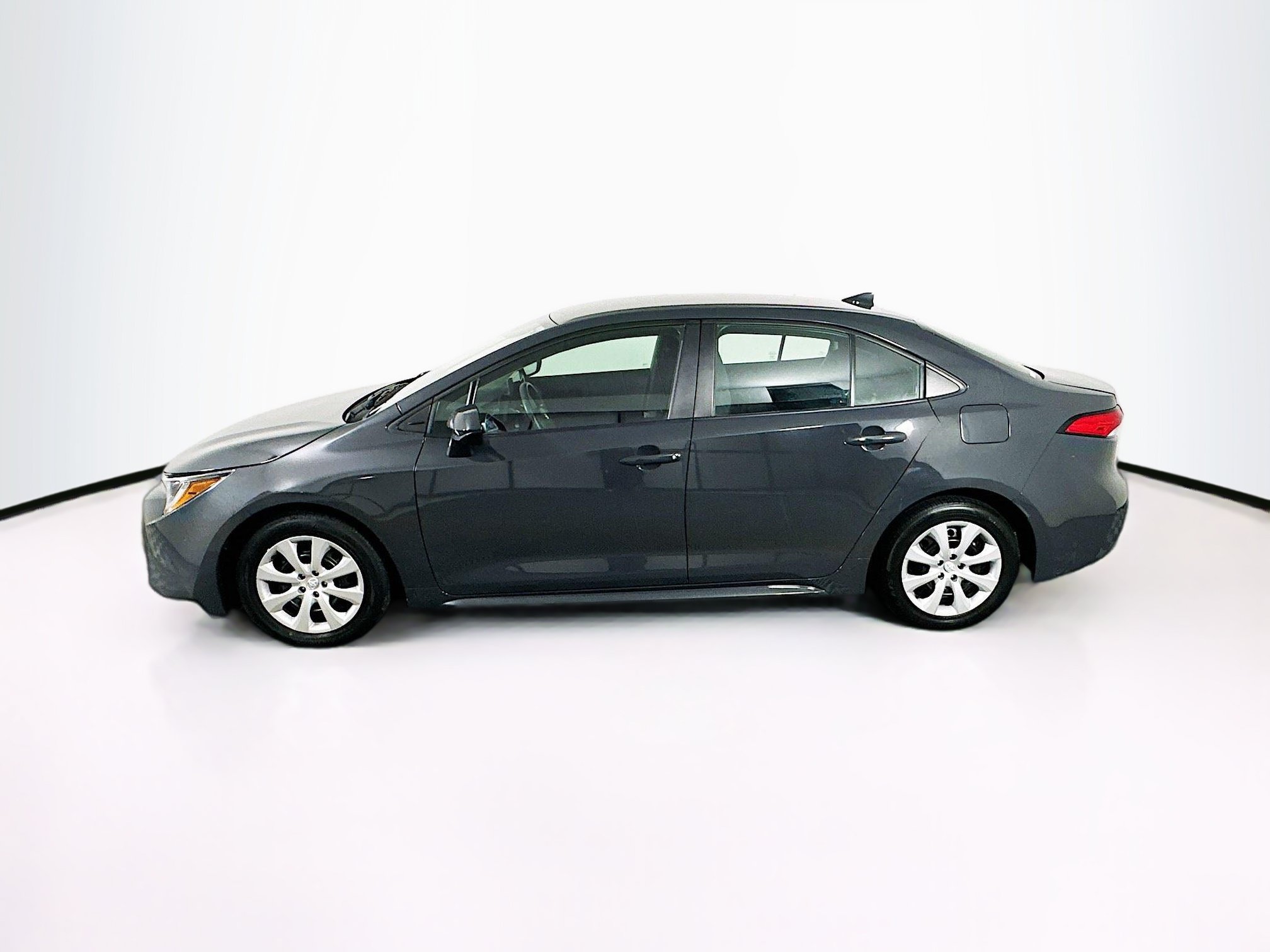 Used 2024 Toyota Corolla LE FWD image 4